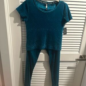 NWT Steve Madden Stamped short sleeves Velour Pajamas.